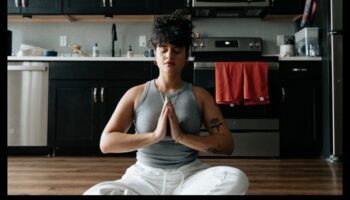 רגעי מדיטציה: בריחה יומית להפגת מתחים